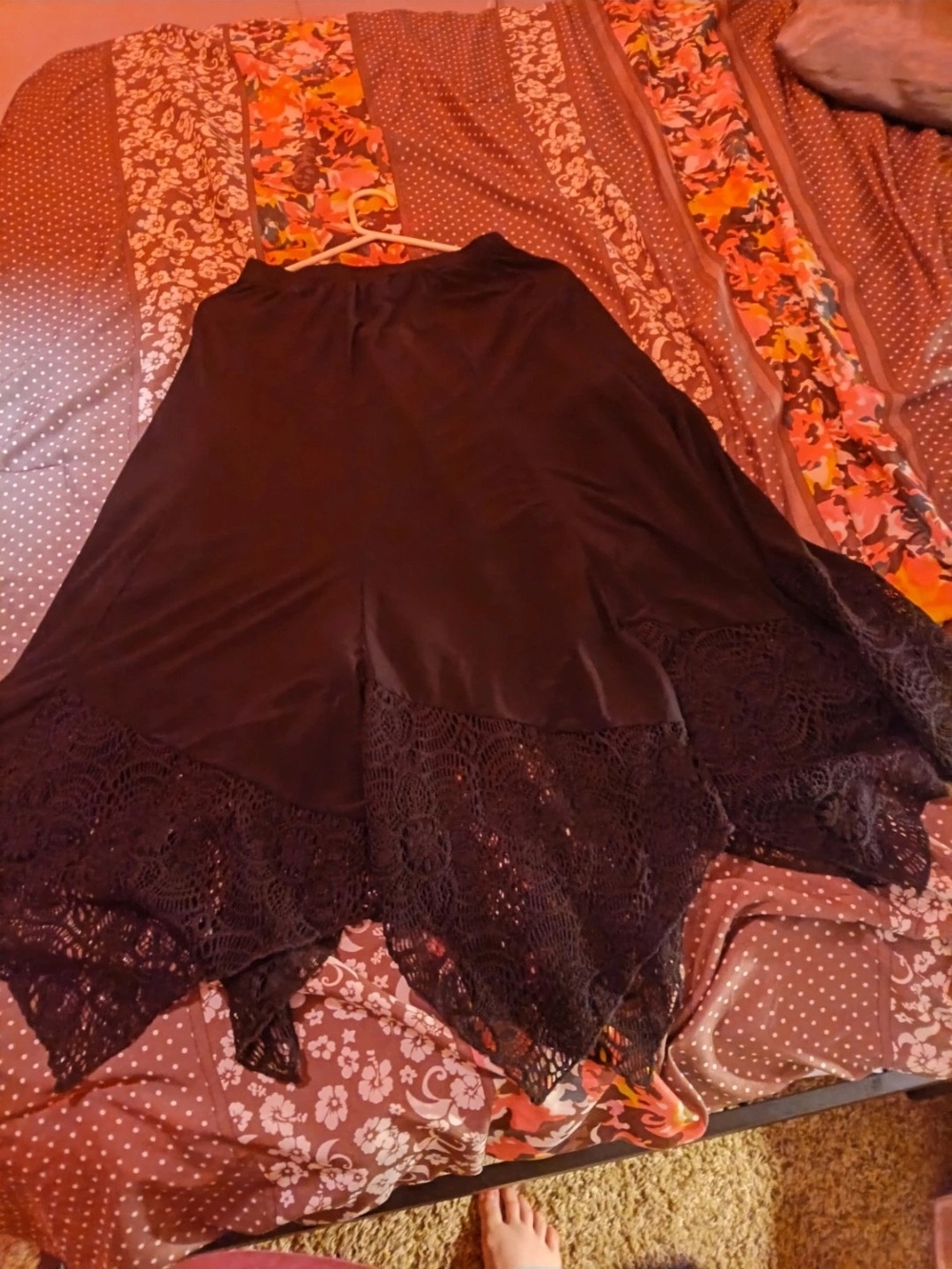 Women's Black Asymmetrical Lace-Hem Skirt